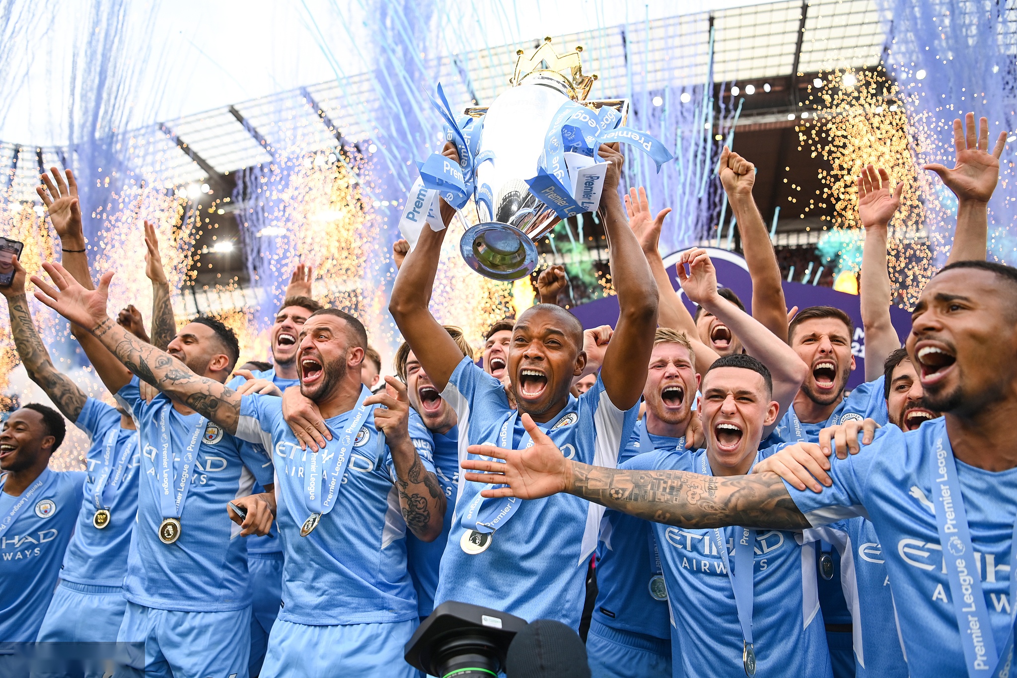 主席科莫利 主席科莫利